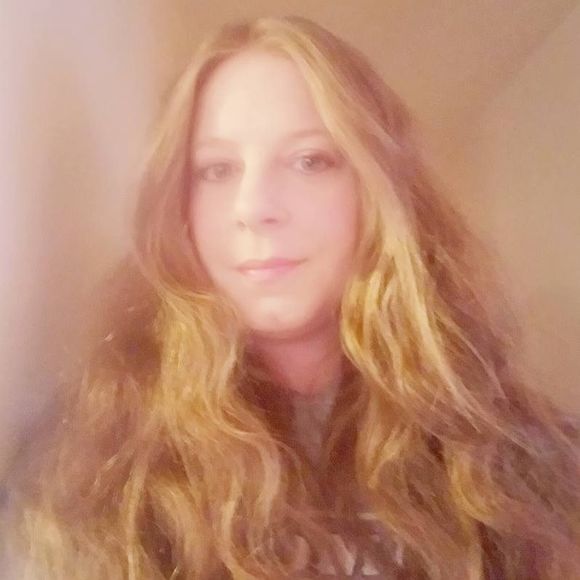 Meet your Posher, Liz - Picture 1 of 1